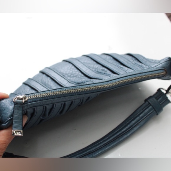 Calvin Klein shoulder bag - Picture 9 of 13